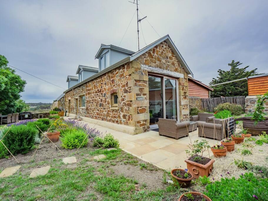 *Newly Relisted* Coach House At Lisdillon Vineyard Villa Little Swanport Kültér fotó