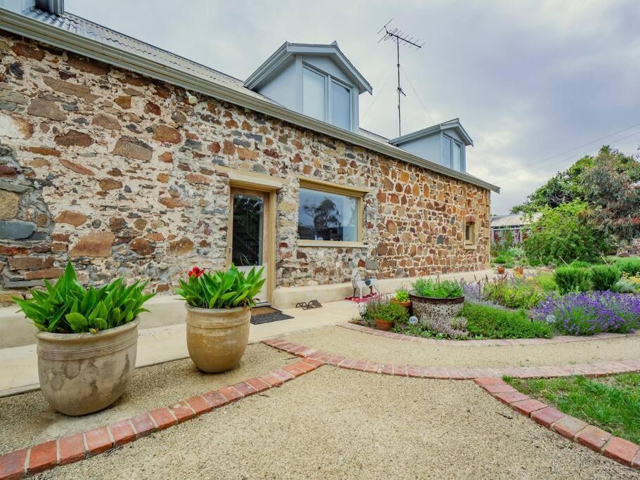 *Newly Relisted* Coach House At Lisdillon Vineyard Villa Little Swanport Kültér fotó