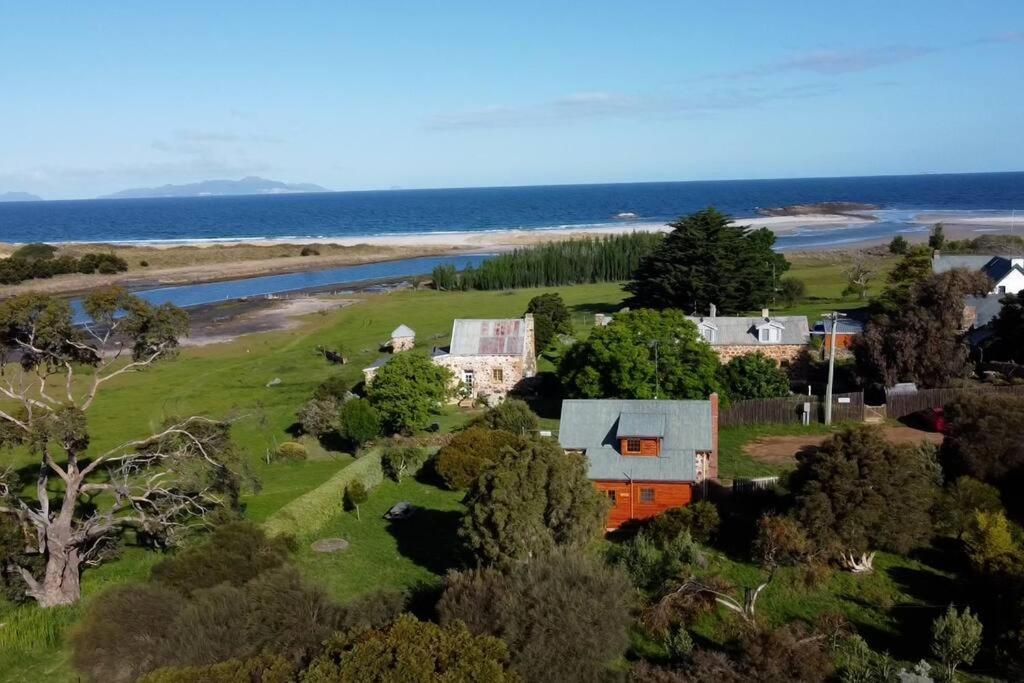 *Newly Relisted* Coach House At Lisdillon Vineyard Villa Little Swanport Kültér fotó